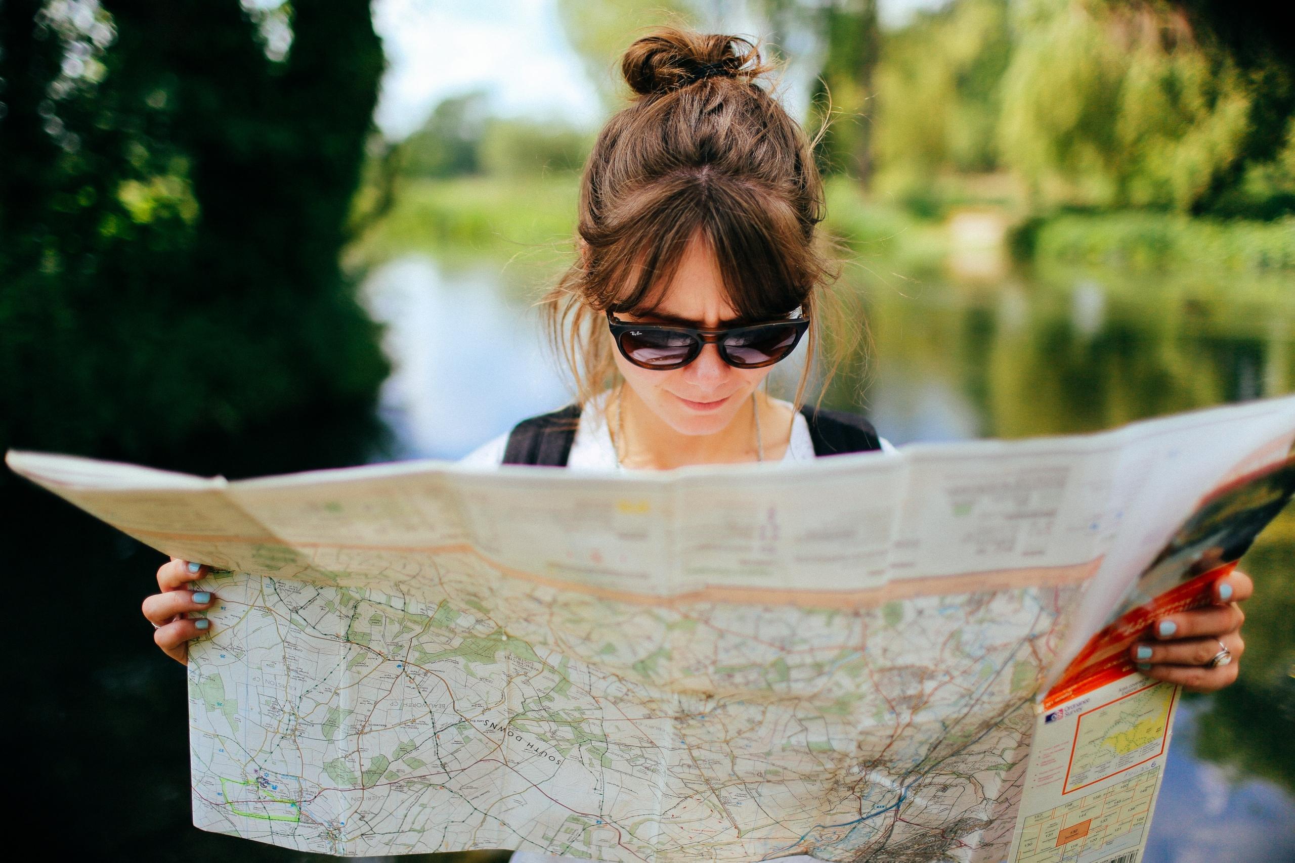 using a maps when travelling