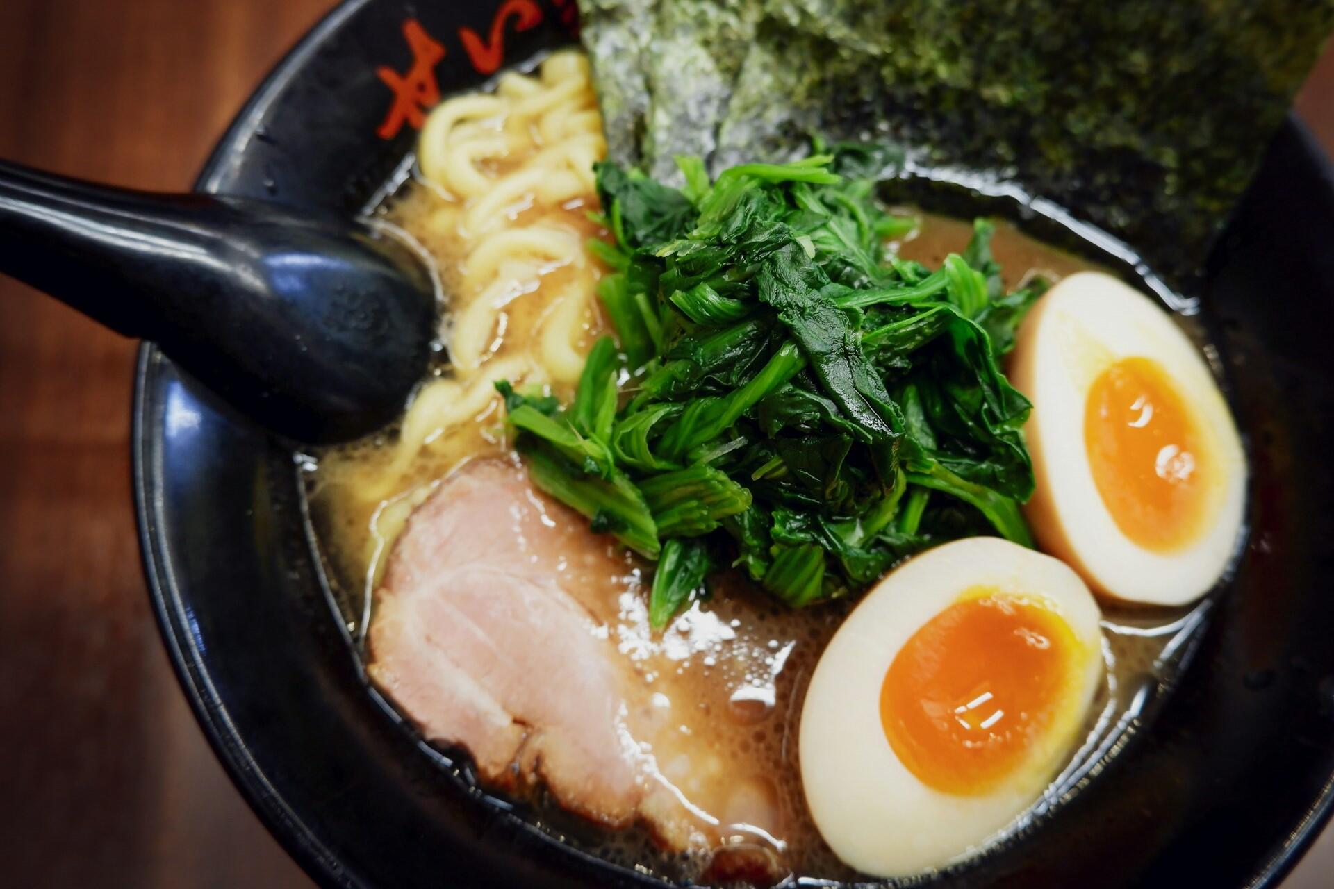 A bowl of ramen.
