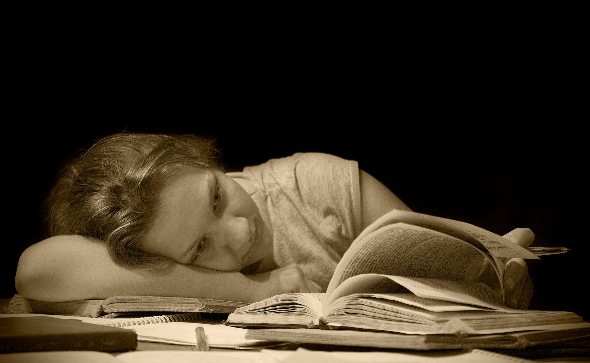 girl resting her head