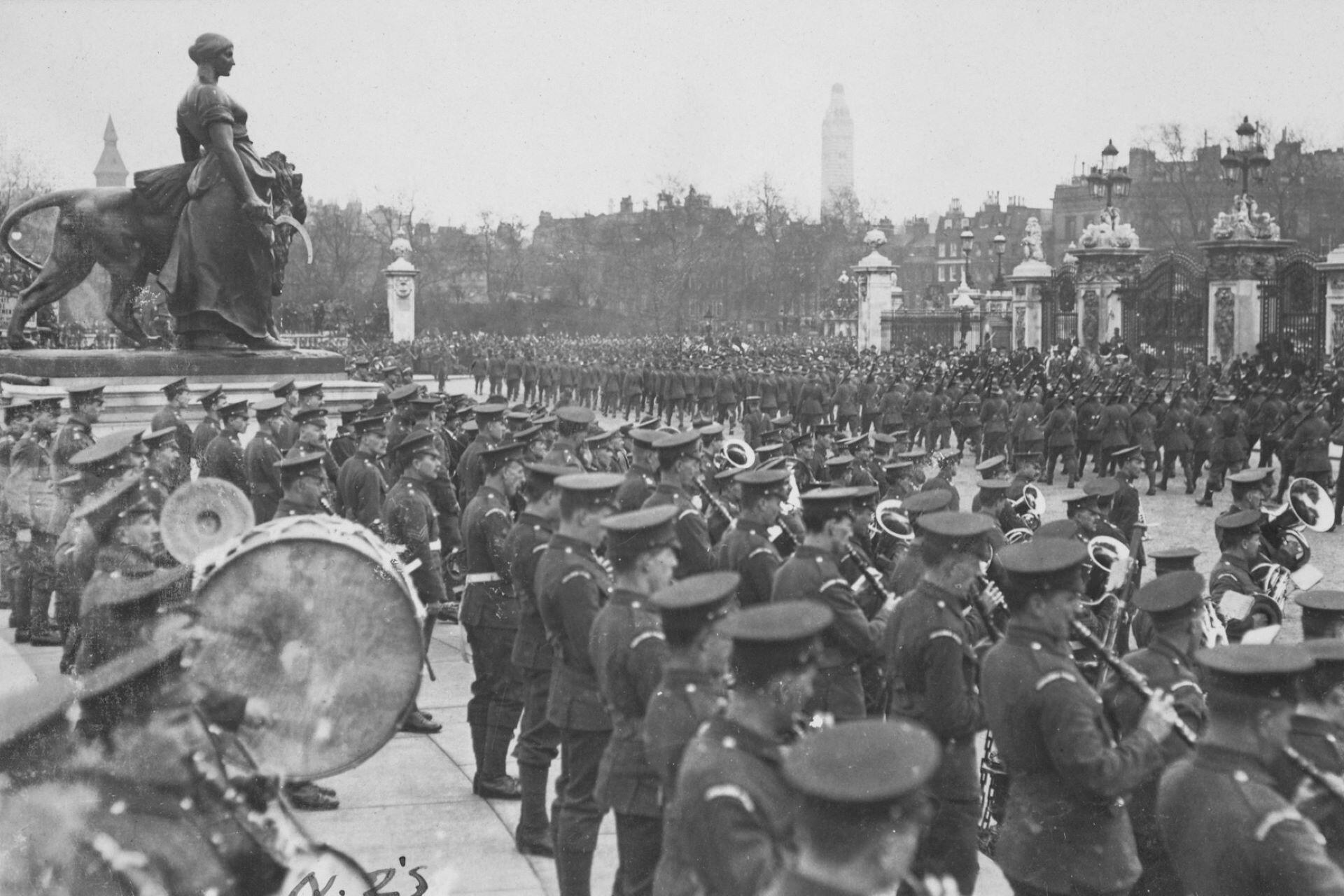 New Zealanders in an Anzac Day parade.