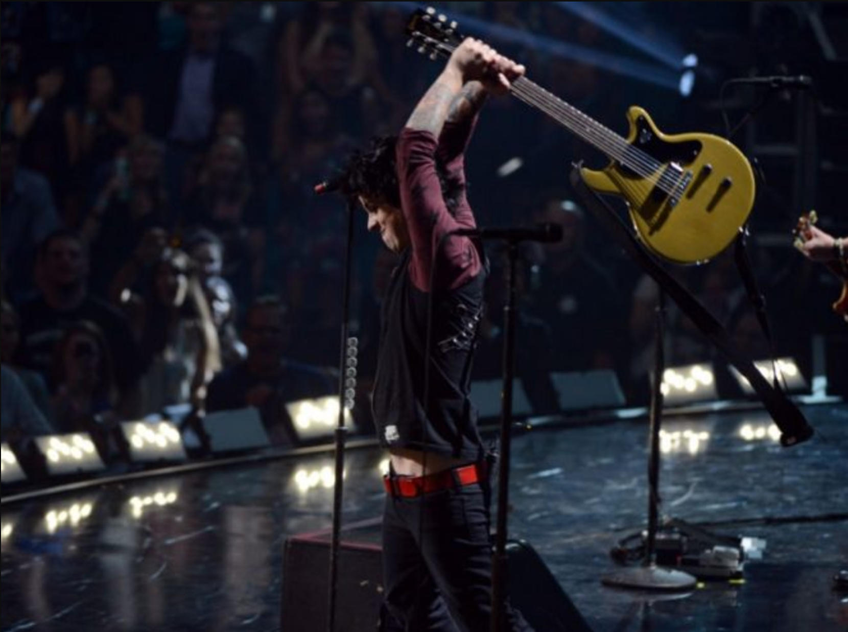 How to start the guitar?