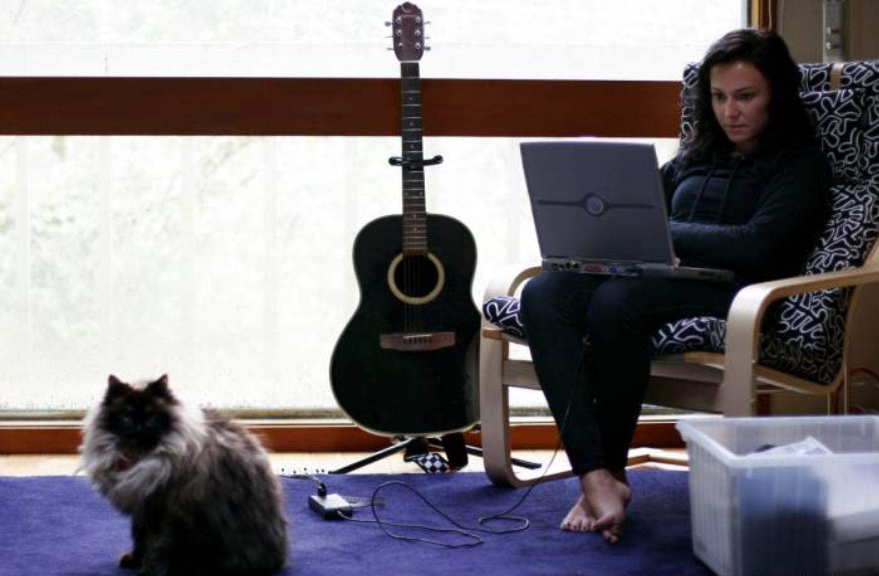 How to play the guitar in front of your TV?