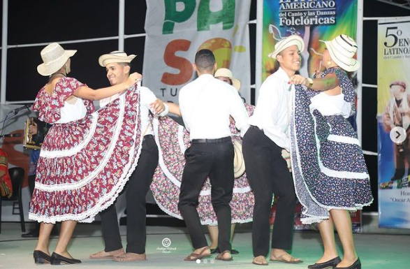 Bailando la cumbia chorrerana