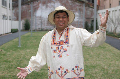 Hombre bailando el punto