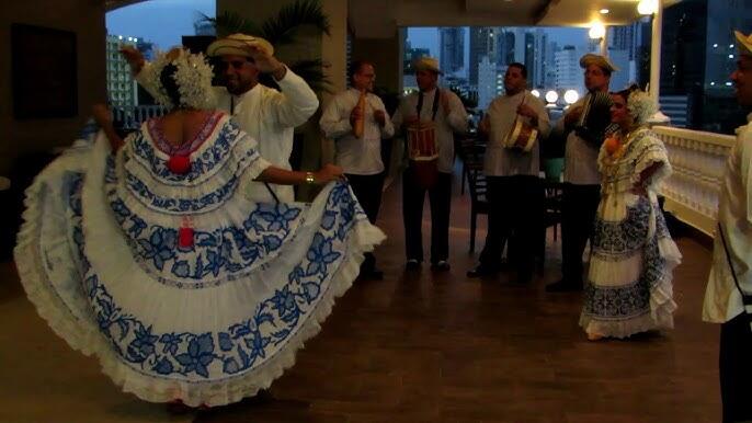 Bailando El Tamborito