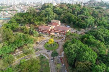 Vista aérea del campus central de la Universidad Tecnológica de Panamá (UTP).