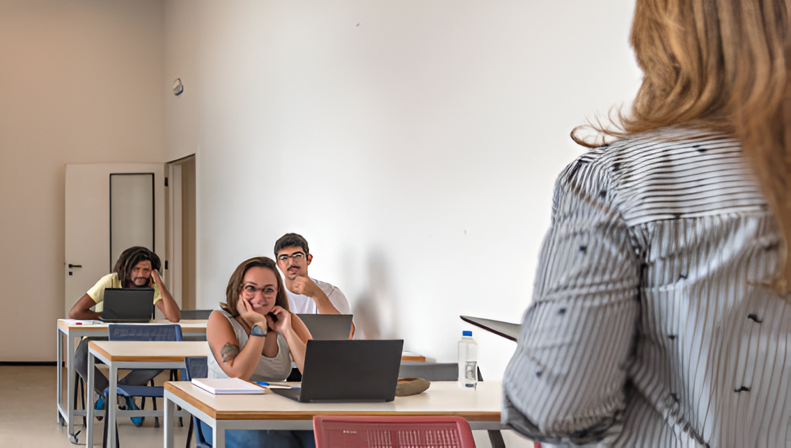 Alumna en clases