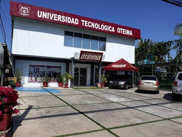 Fachada de la Universidad Tecnológica OTEIMA, donde se estudia la Licenciatura en Didáctica de la Biología.