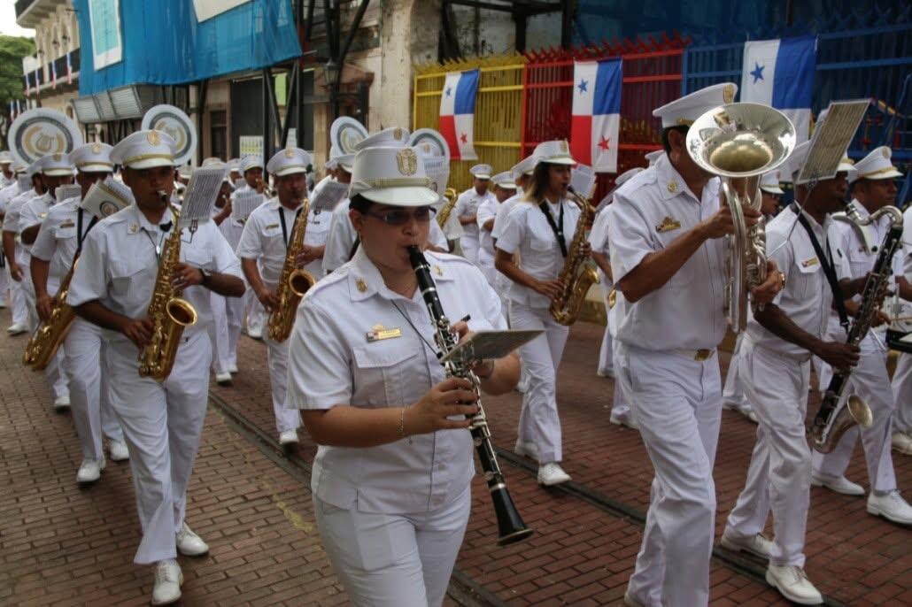 Desfiles patrios y bandas musicales