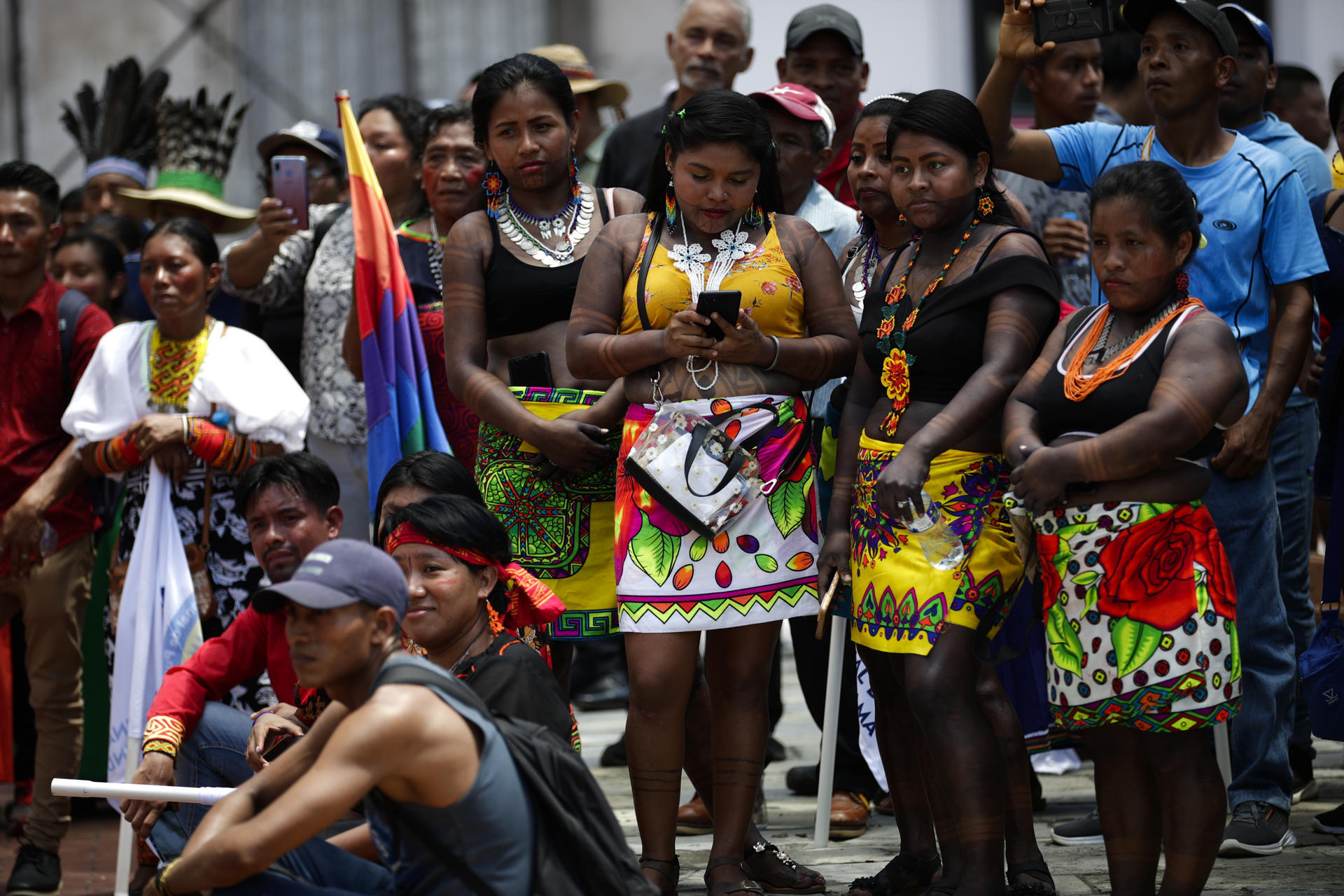 Indígenas de Panamá marchan en el Día de la Hispanidad