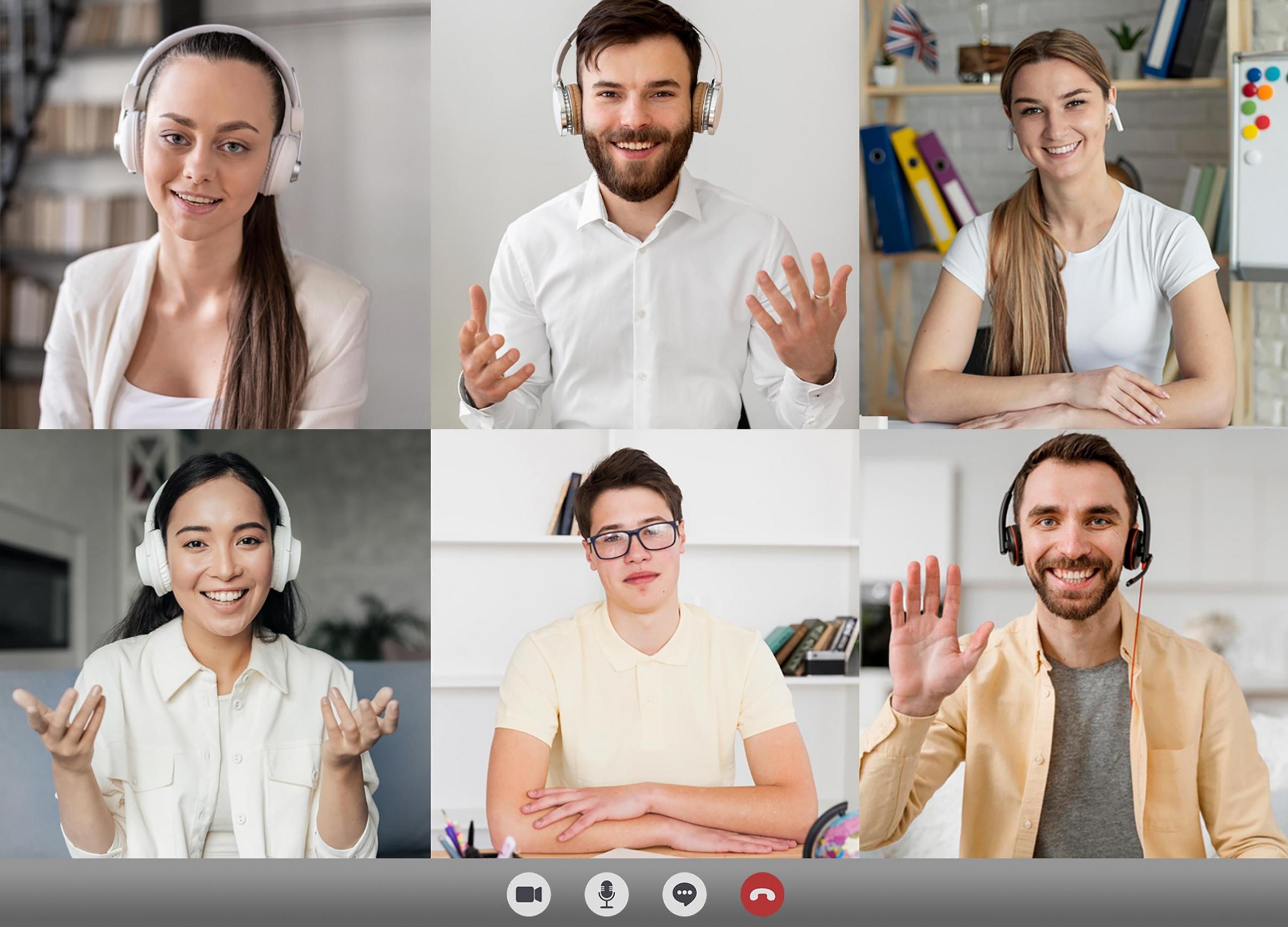 pantalla de videollamada con seis alumnos conectados y mirando a la camara