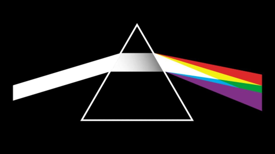 Triangulo siendo atravesado por colores