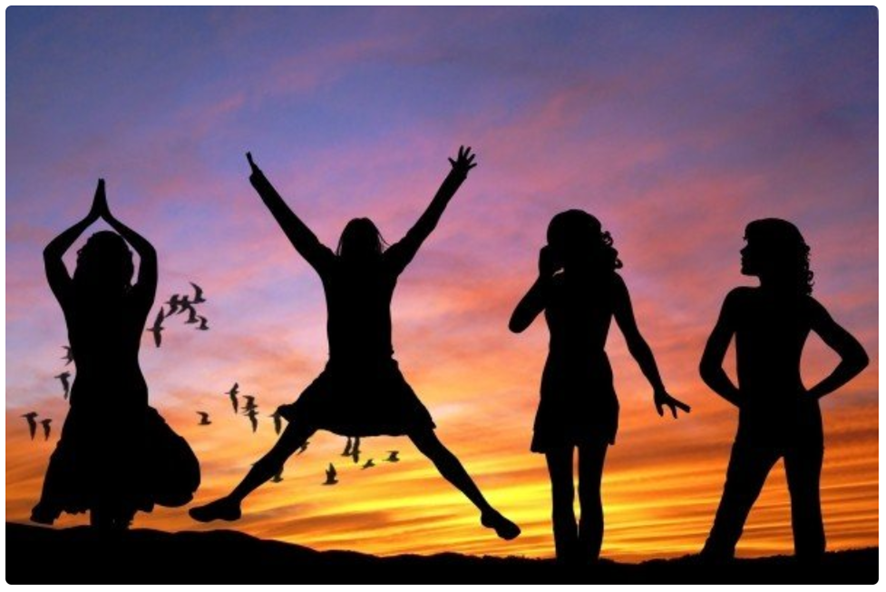 grupo de niñas en un paisaje