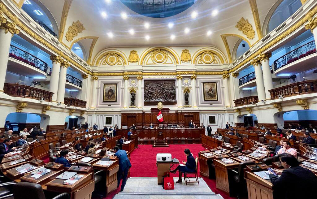 vista del pleno del congreso abierto para una sesión