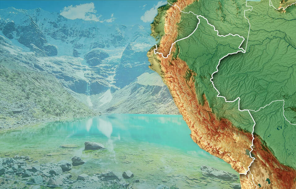 vista de mapa topográfico del Perú con la cordillera de los andes resaltada y un paisaje de montañas con laguna sobreexpuesto en el lado izquierdo de la imagen