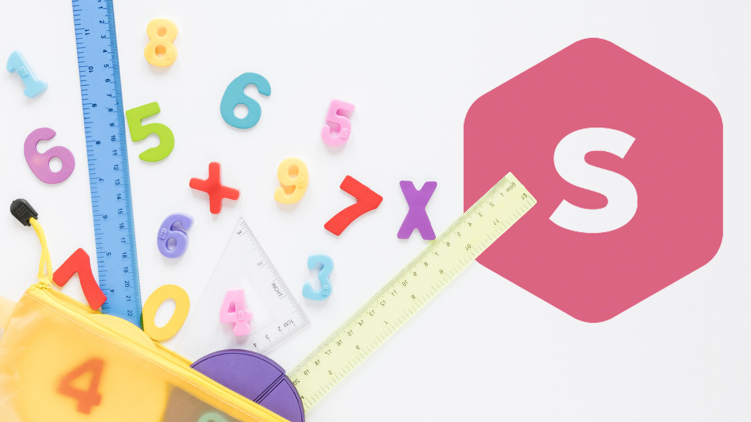 mesa blanca con números de colores y reglas dispersas con el logo de Superprof en el fondo