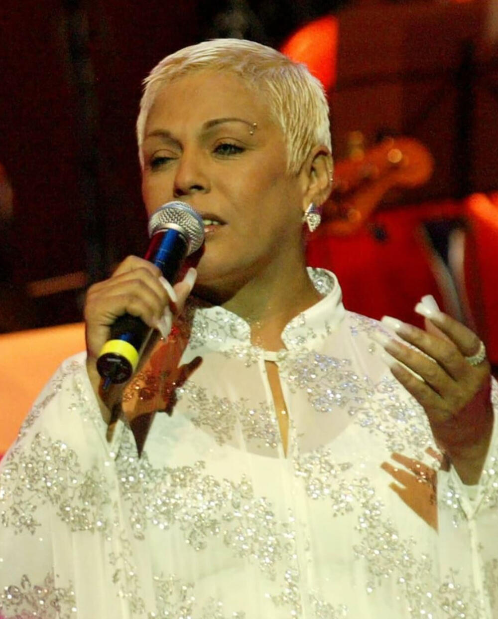 retrato Lucia de la Cruz cantando