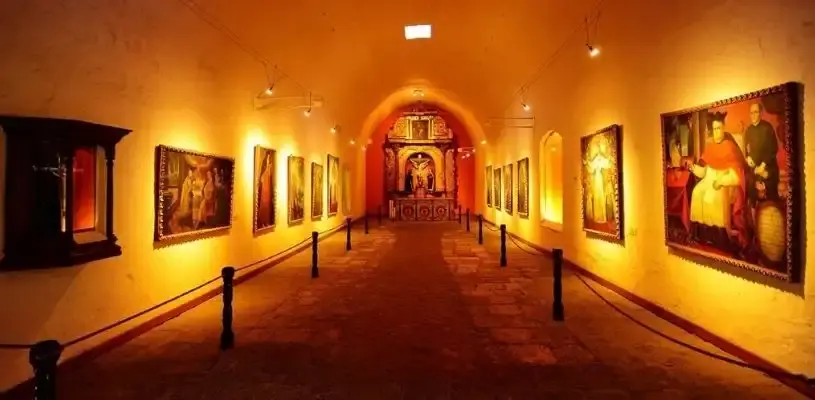 interior museo de arte del monasterio convento santa catalina en Arequipa