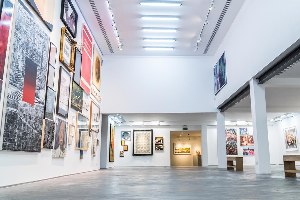 interior galería de arte