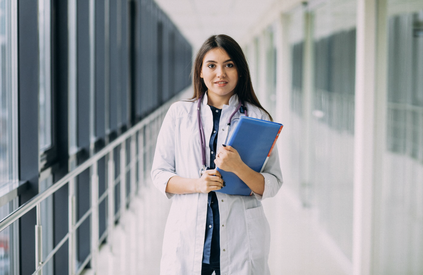 Estudiante de medicina en su facultad