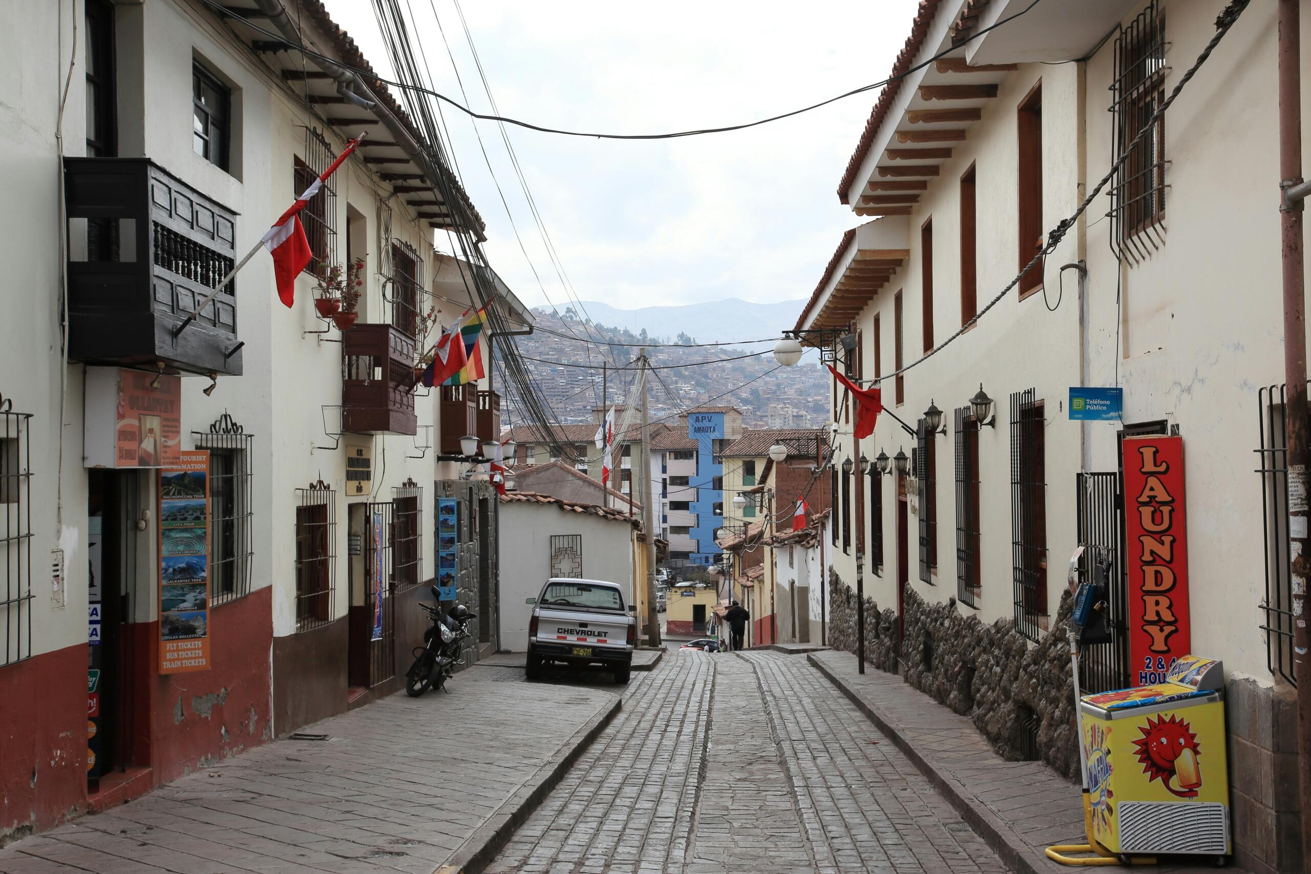 calle de un pueblo del Perú