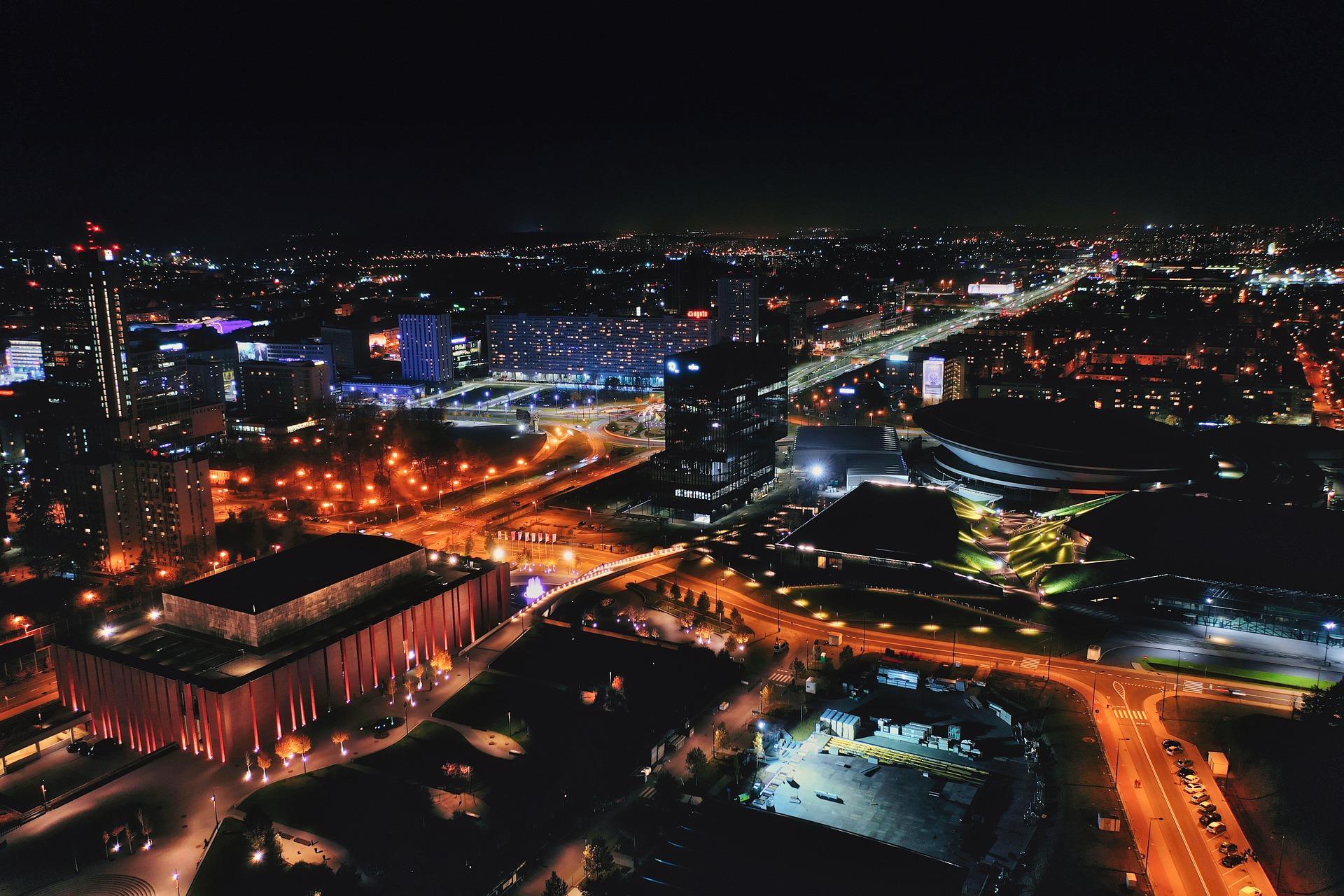 katowice panorama w nocy spodek