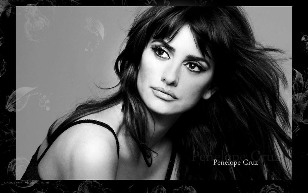 Czarno-biała fotografia Penelope Cruz.