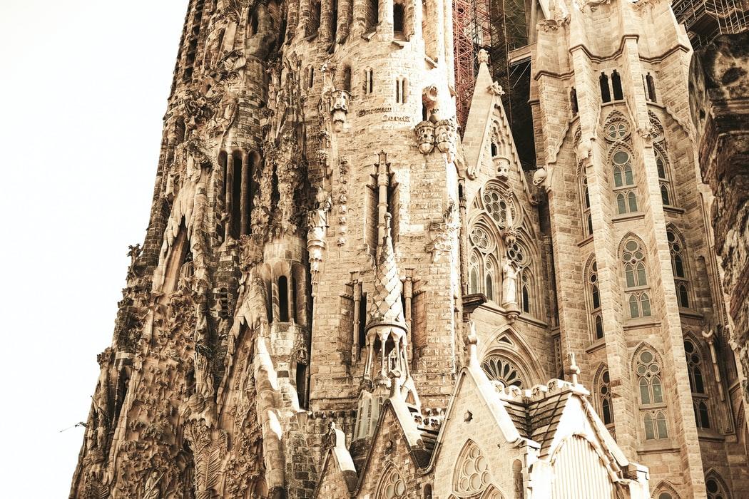 La Sagrada Familia, Barcelona, Hiszpania, zabytkowy budynek, architektura hiszpańska.