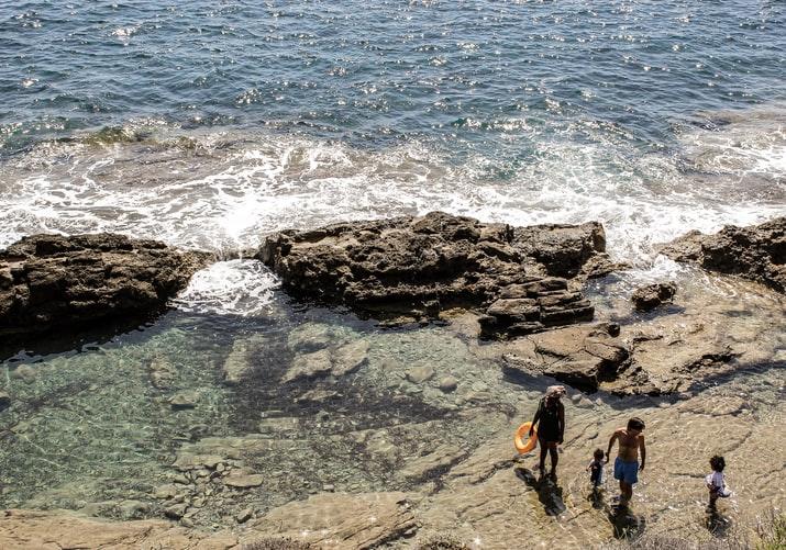 Plaża skały w Hiszpanii