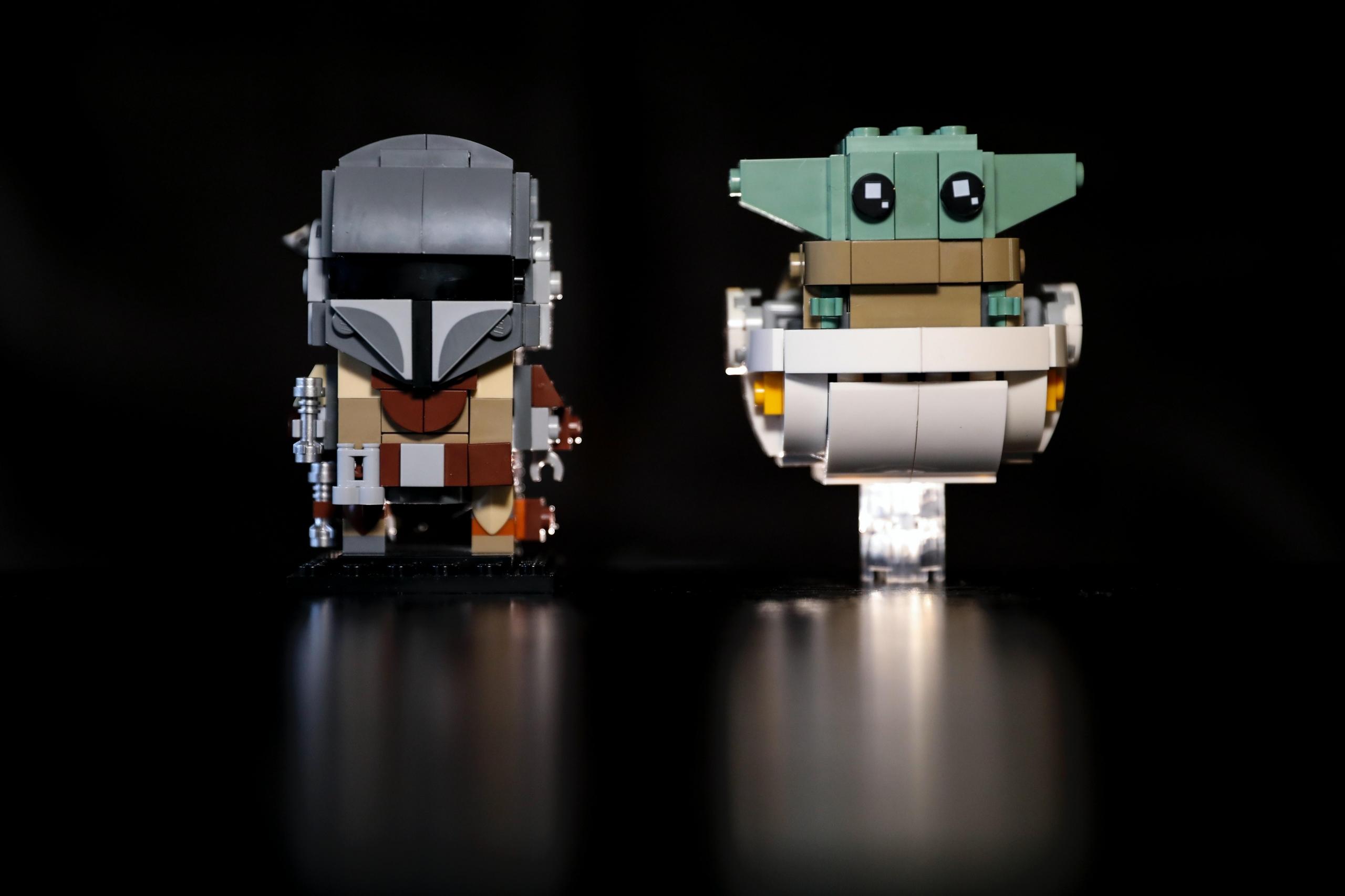 LEGO Mandalorian i Baby Yoda.