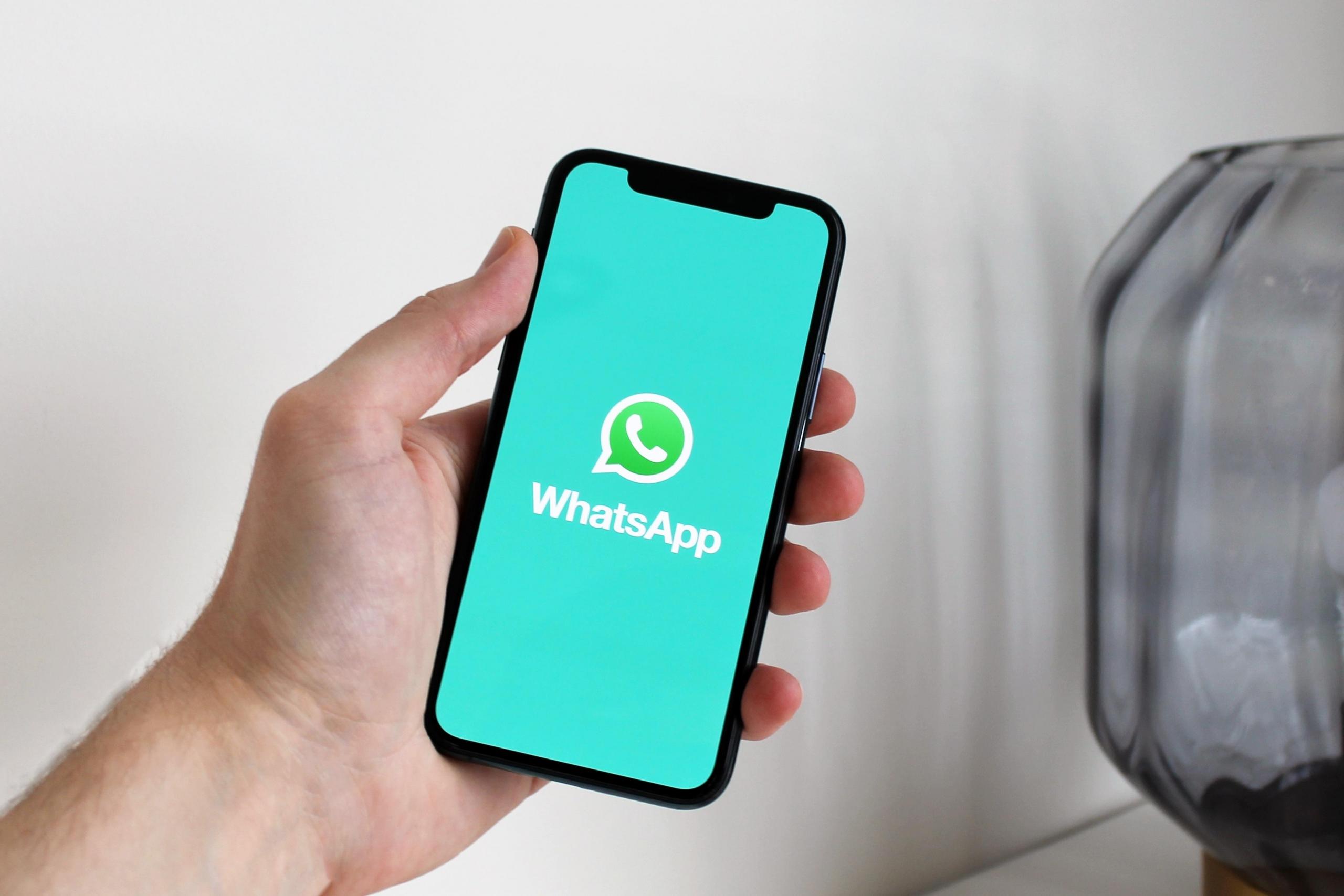 Logo Whatssapp na telefonie komórkowym.
