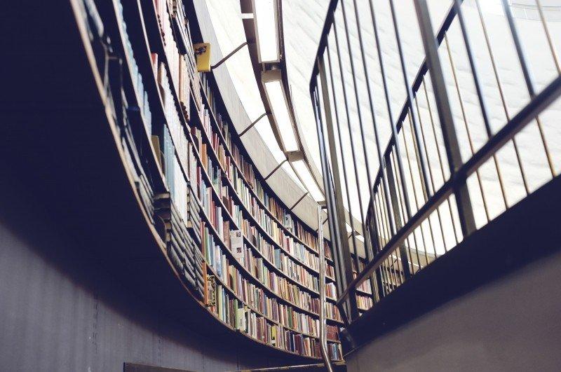 Biblioteka na piętrze