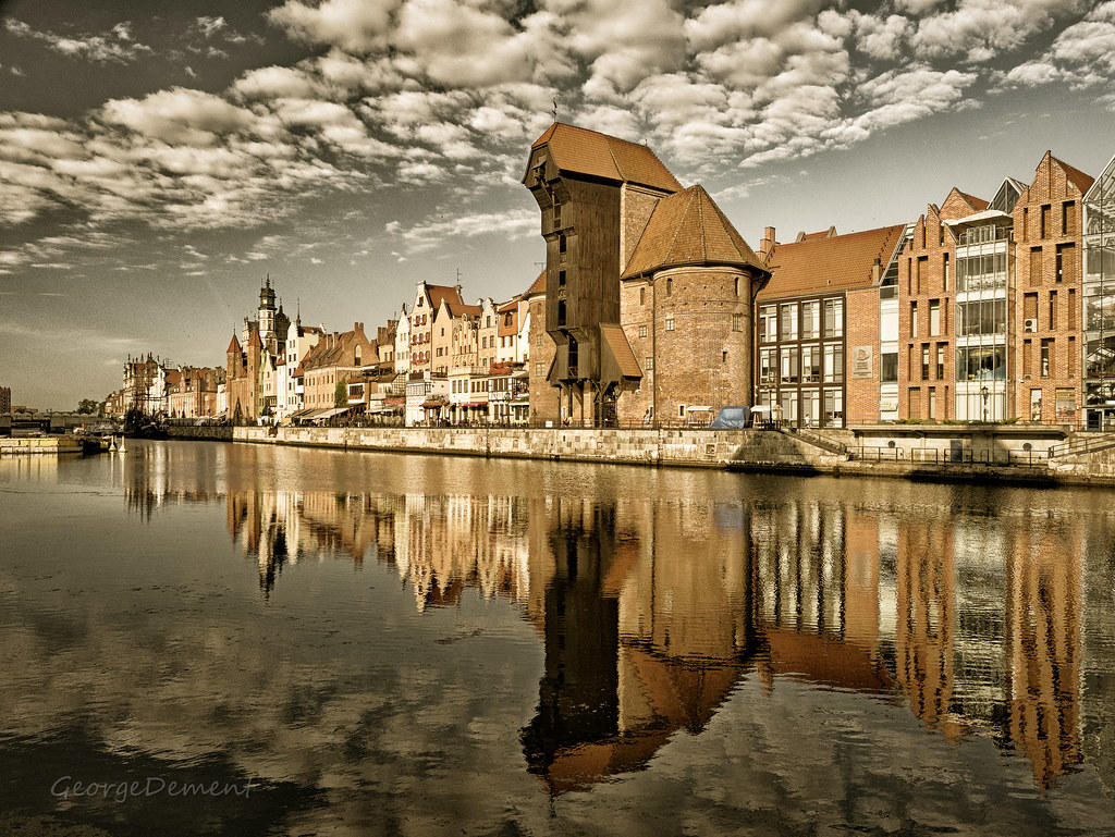 gdańska starówka żuraw i motława