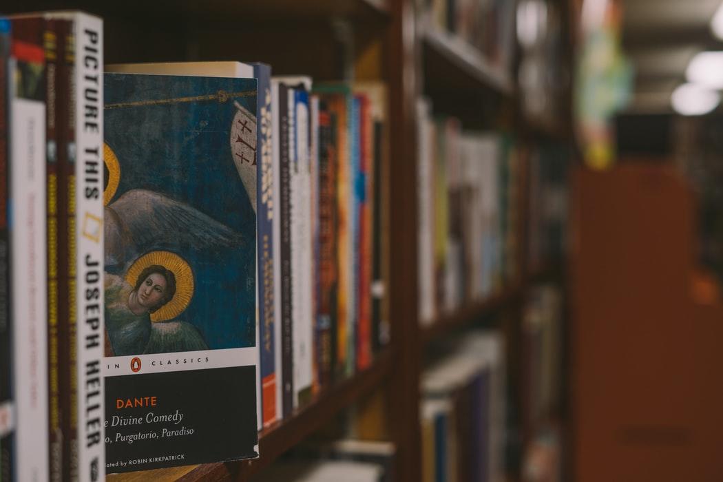 Boska Komedia Dantego w bibliotece