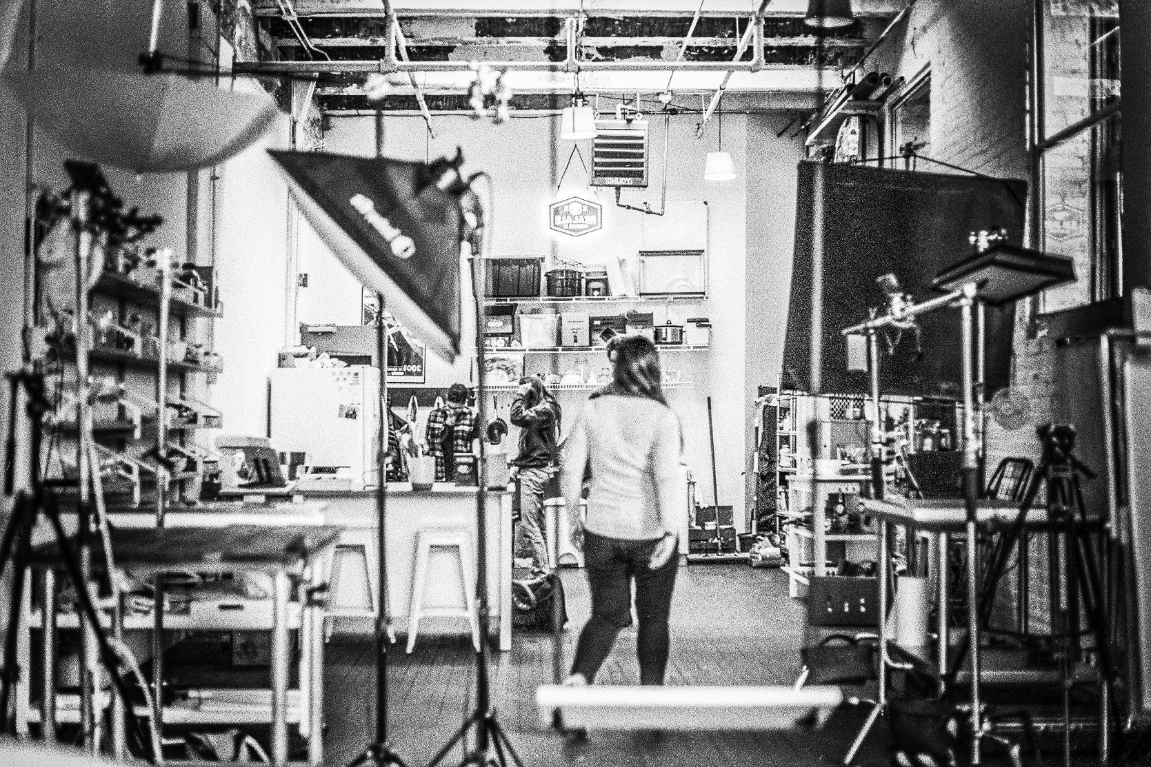 kobieta w studiu fotograficznym