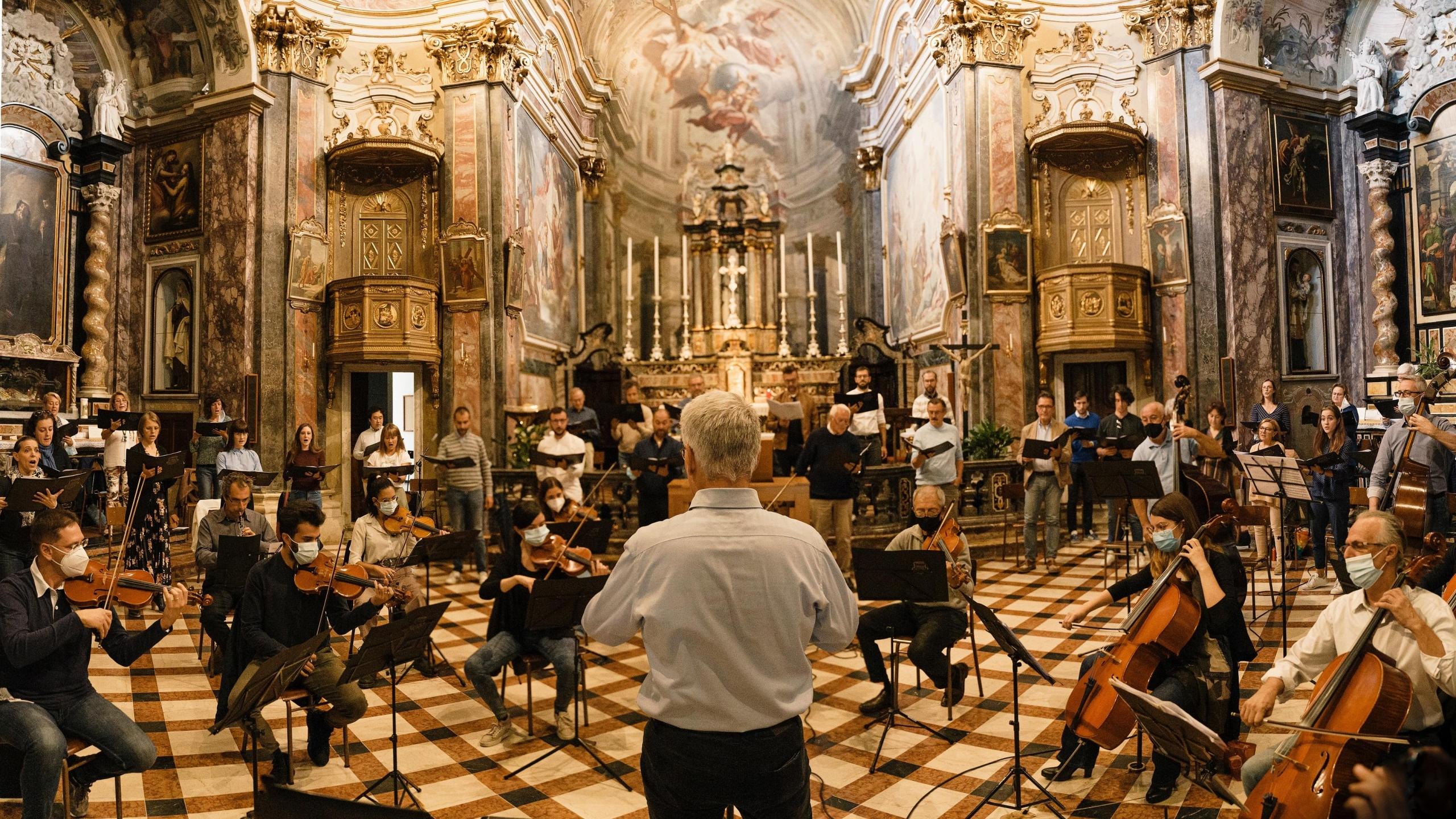 Koncert w pomieszczeniu.