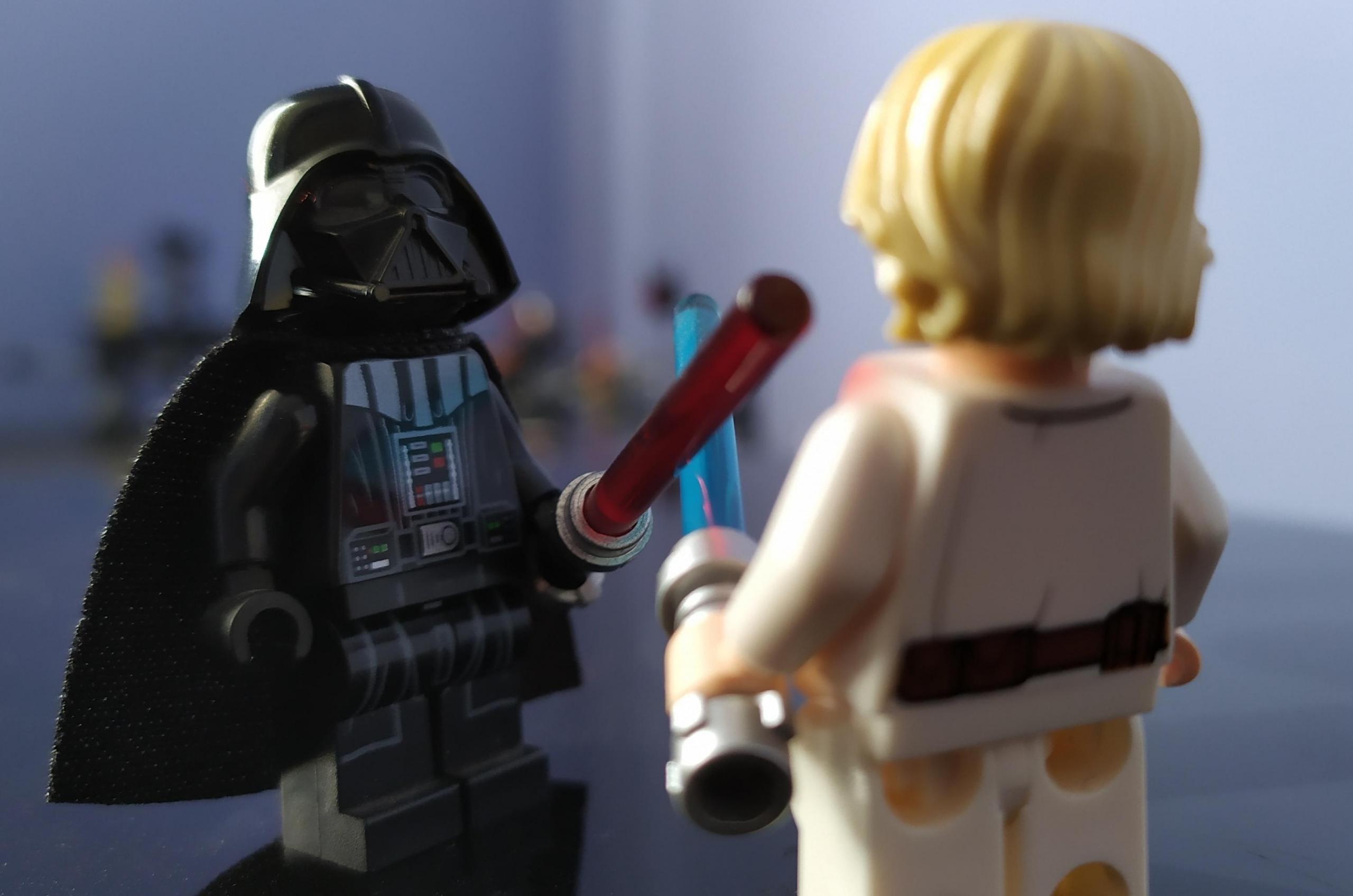 Lego Luke Skywalker i Darth Vader.