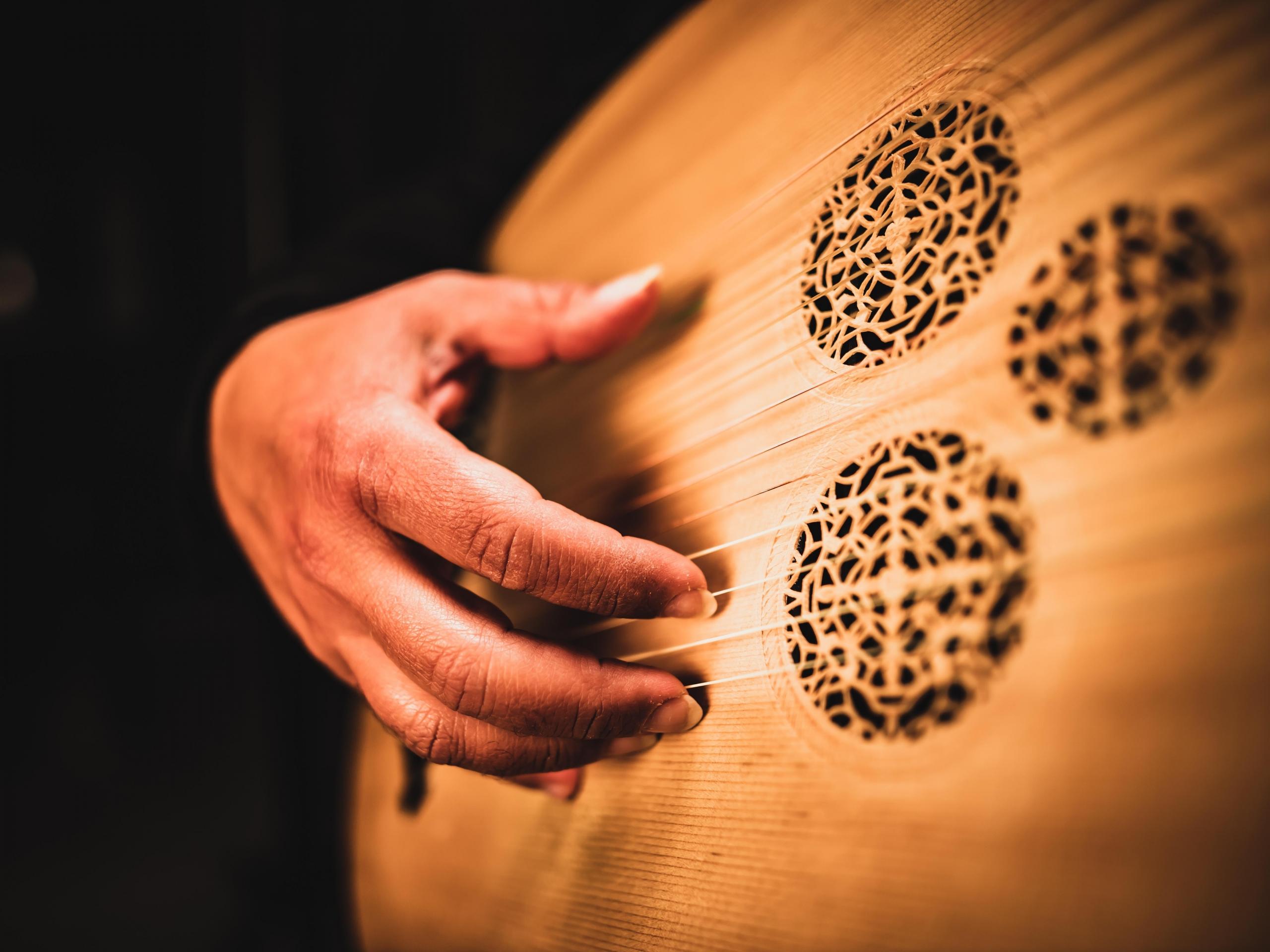 Instrument strunowy.