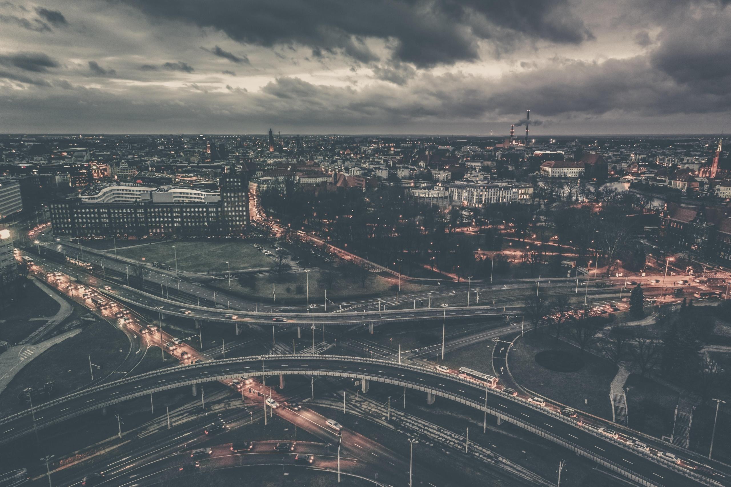 panorama wrocławia w pochmurne popołudnie