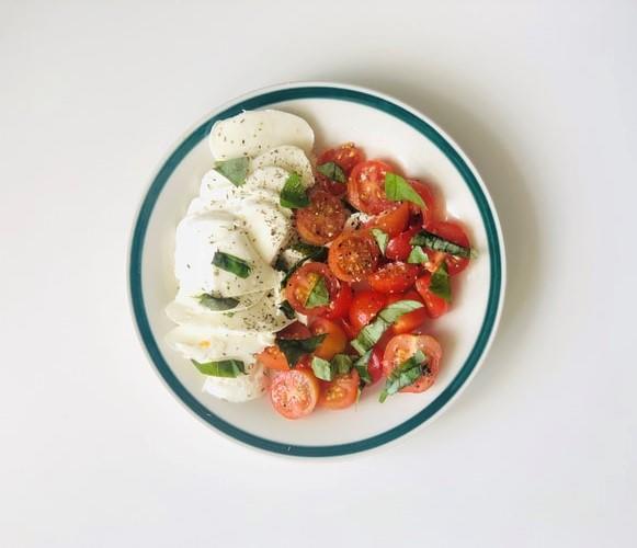 Mozzarella i pomidory po włosku