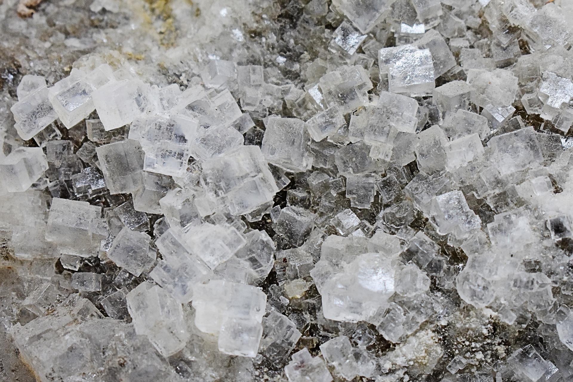 Kryształy soli, geochemia.