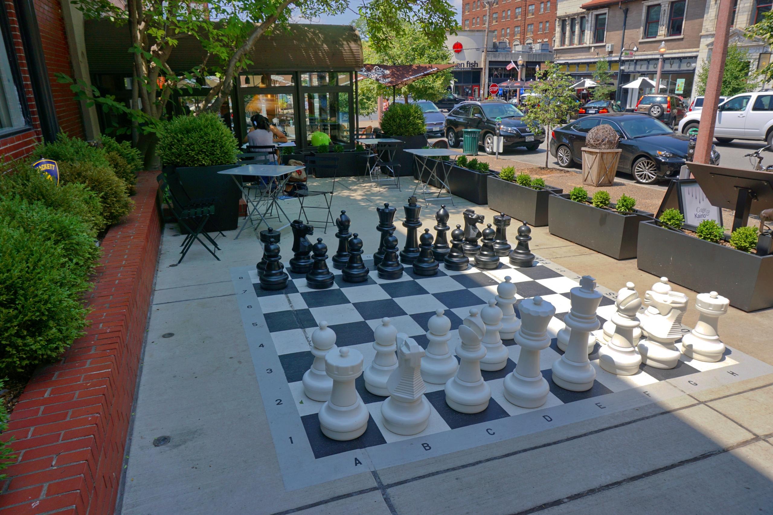 Gigantyczne szachy.