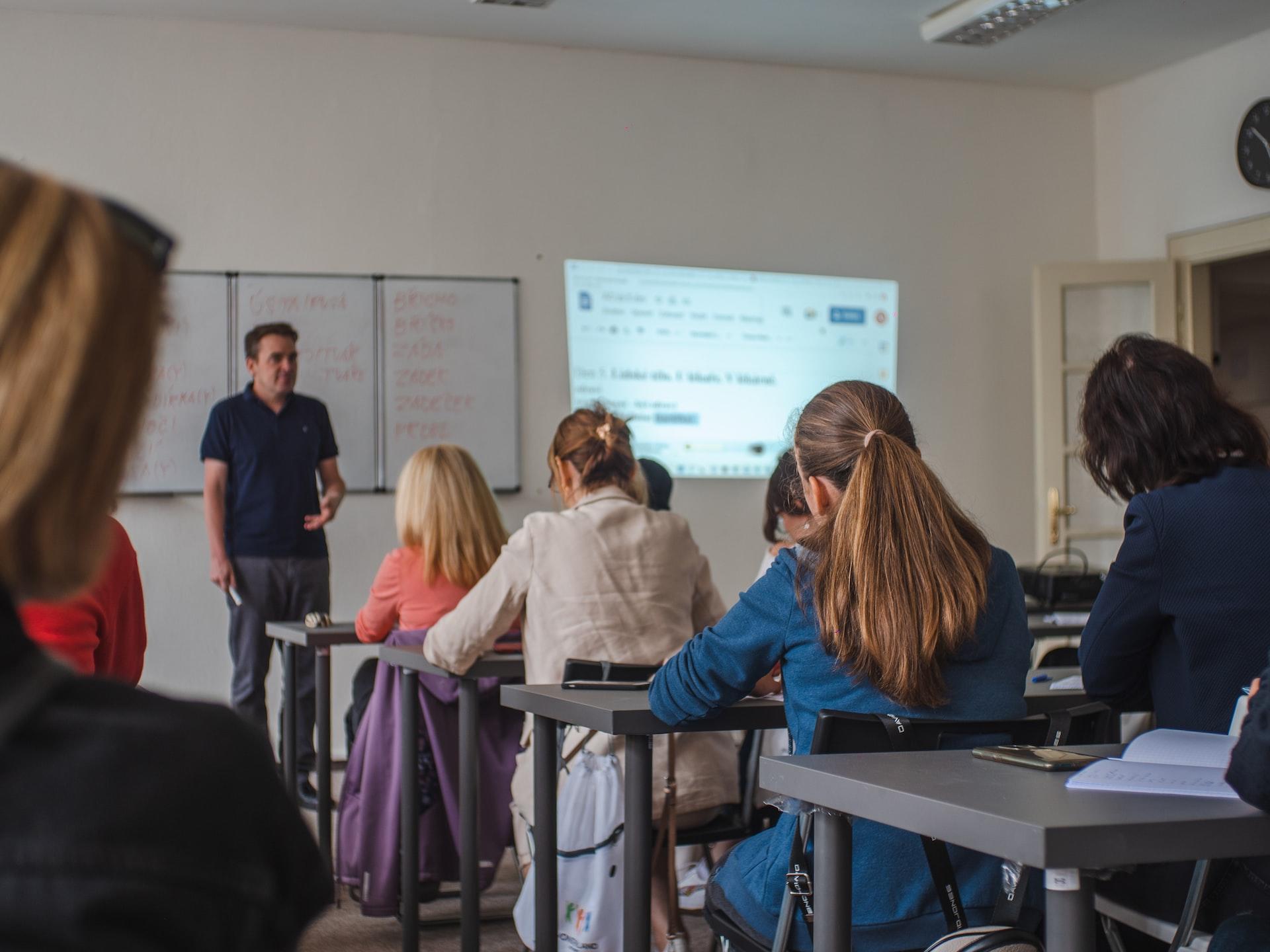 Nauka matematyki w szkole podstawowej.
