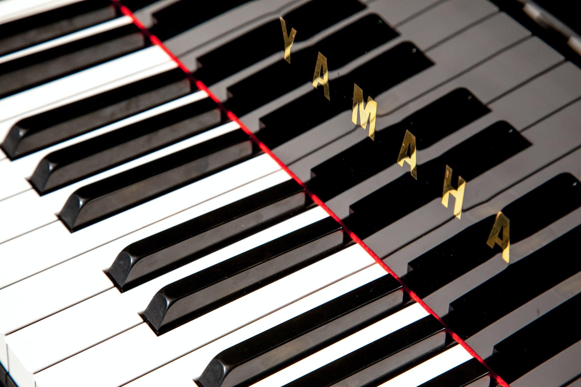 klawisze fortepianu yamaha