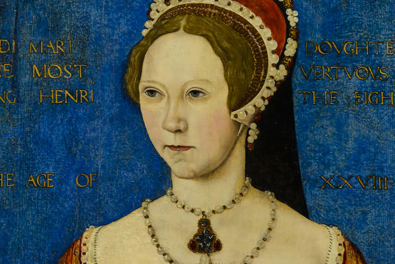 królowa anglii Maria I portret niebieskie tło