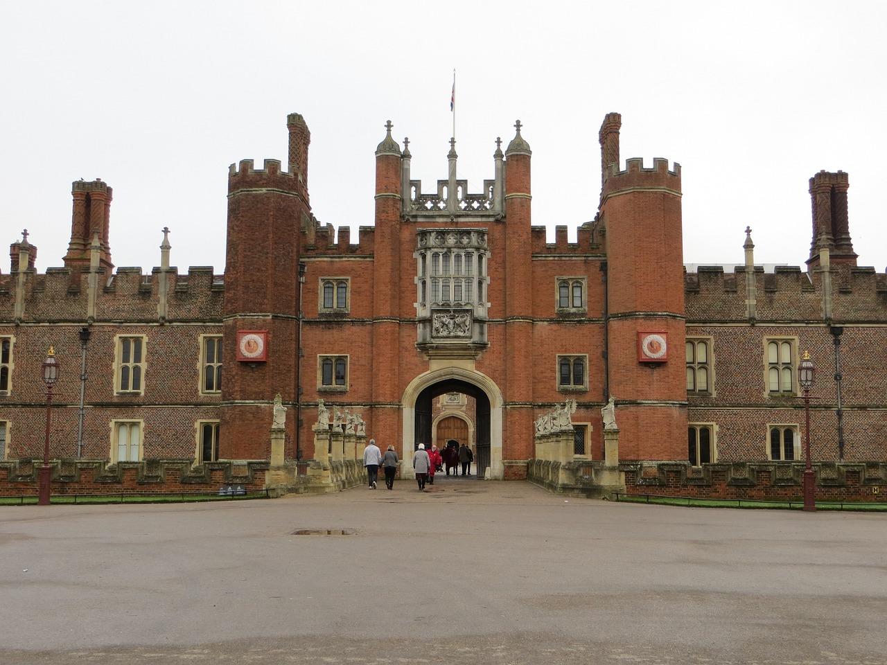pałac Hampton ponure niebo