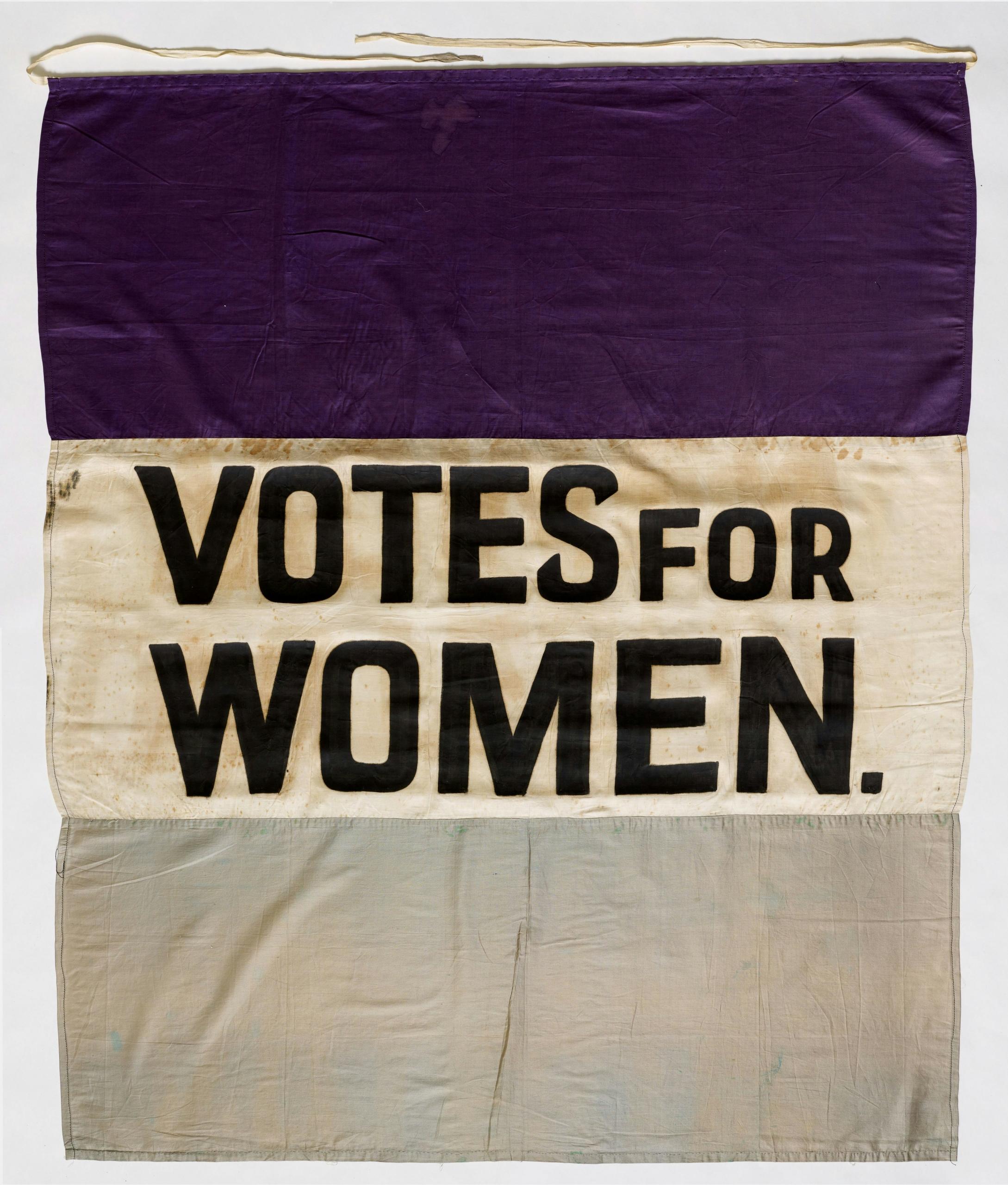 flaga z napisem Votes for Women.