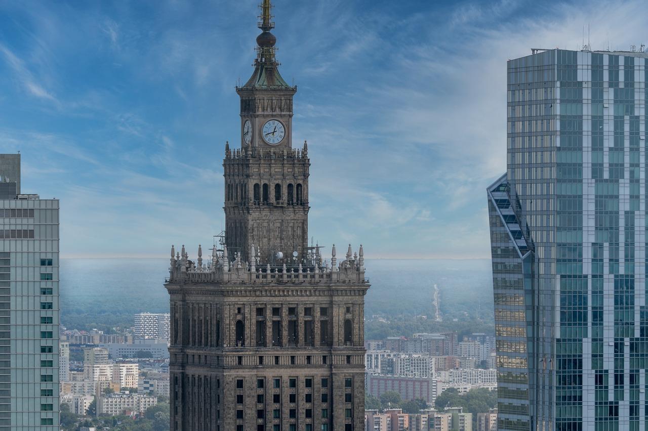 Górna część Domu kultury w Warszawie