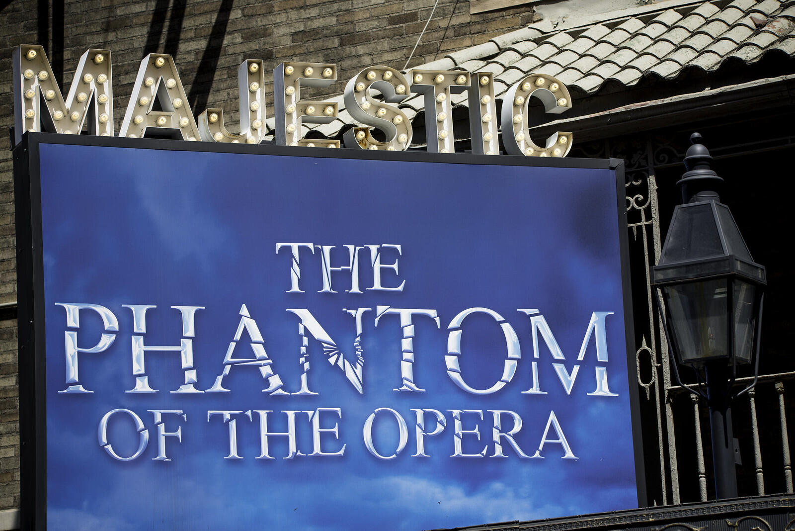 Niebieski plakat The Phantom of the Opera.