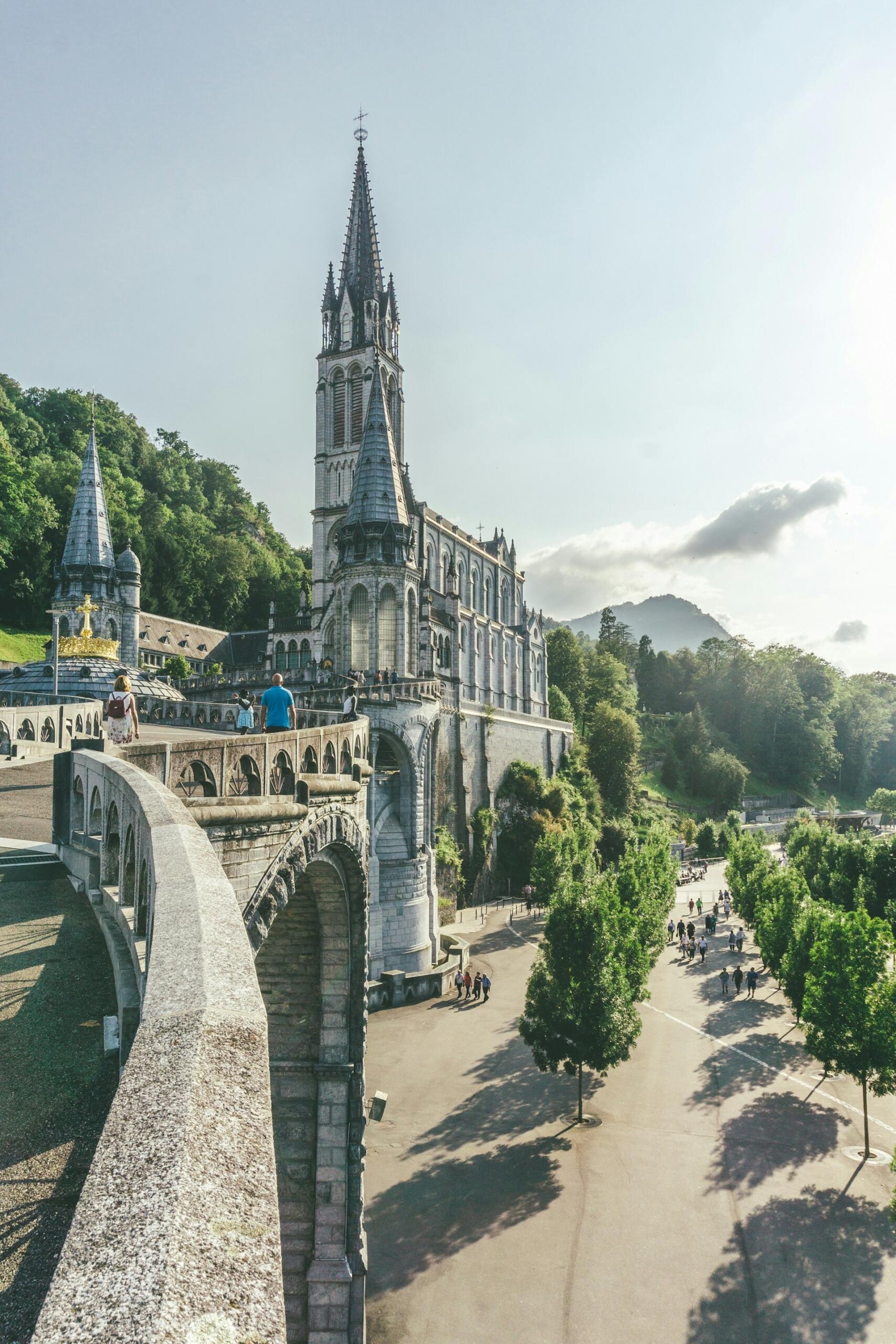 Lourdes, Francja, zamek na wzgórzu.